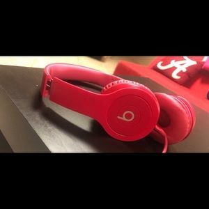 Pink Beats comes with case